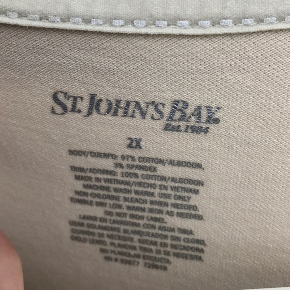 St. John’s Bay women’s top - Picture 2 of 2